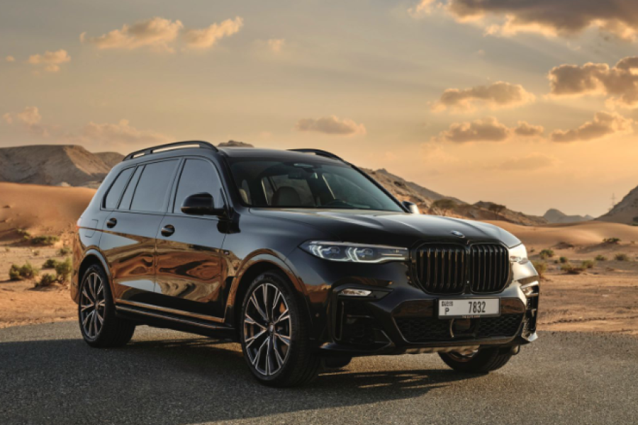 BMW X7 M50i