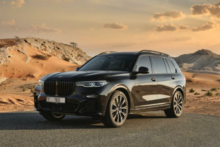 BMW X7 M50i