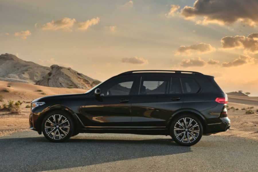 BMW X7 M50i