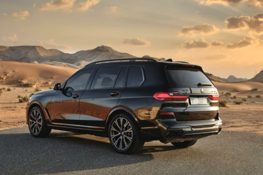 BMW X7 M50i