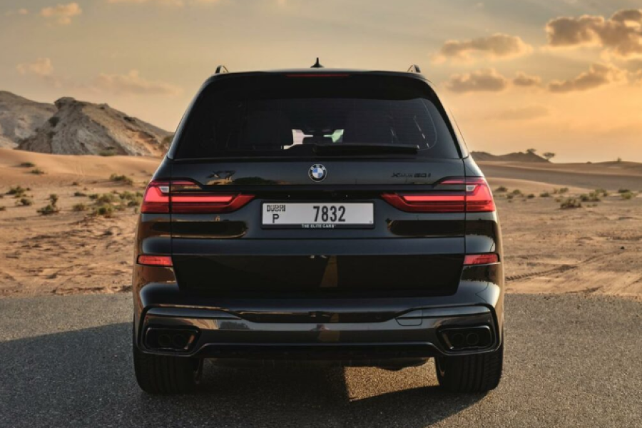 BMW X7 M50i